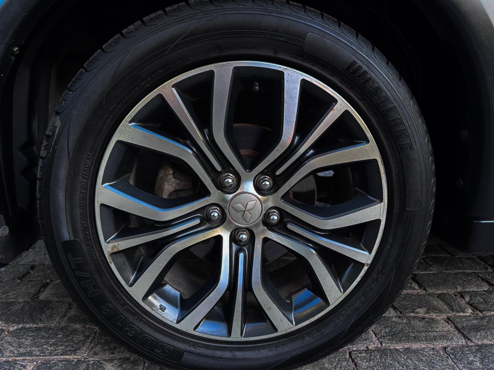 MITSUBISHI OUTLANDER 2.4 2018 - Imagen 8 de 10