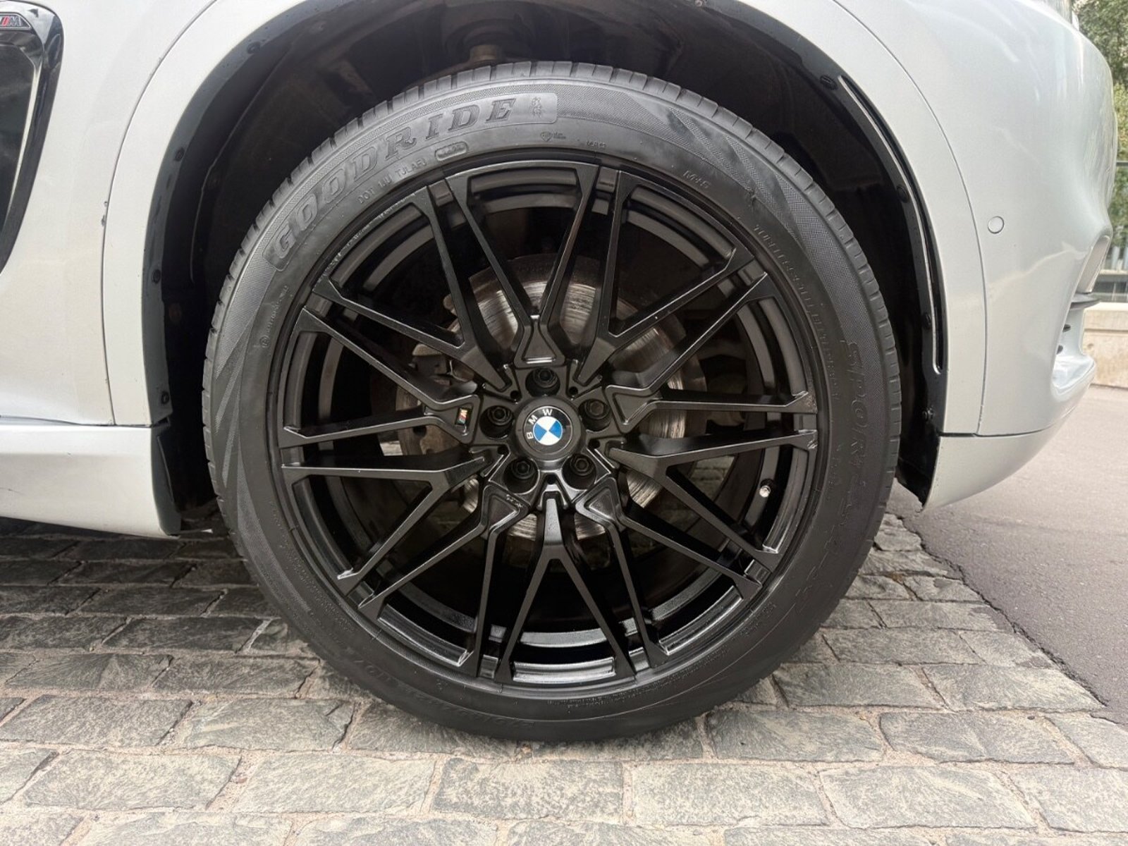 BMW X5 PURE EXPERIENCE look m 2017 - Foto 4 de 10