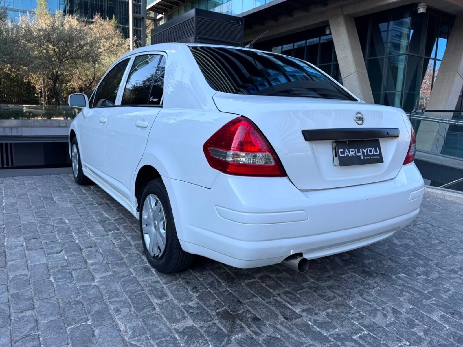 NISSAN TIIDA Sedan 2012 - Imagen 6 de 10