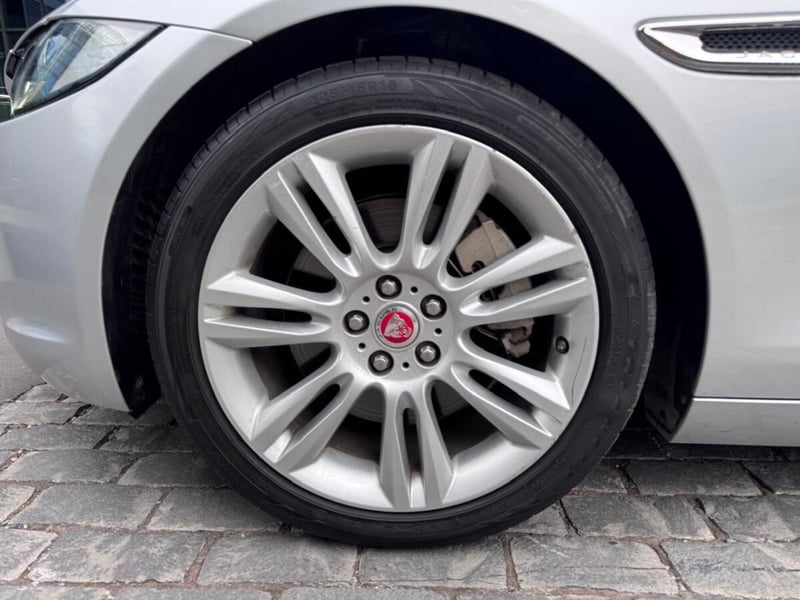 Jaguar XE PRESTIGE 2019 - Imagen 8 de 10