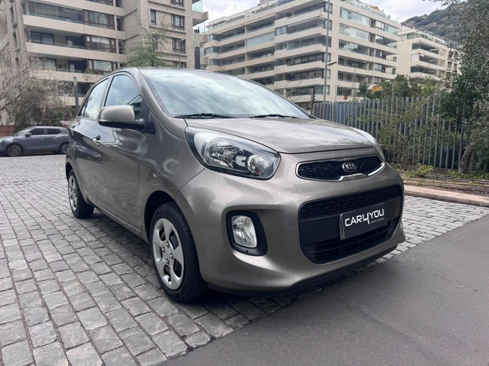 Kia MORNING 1,2 AUTOMATICO 2016 - Foto 3 de 10