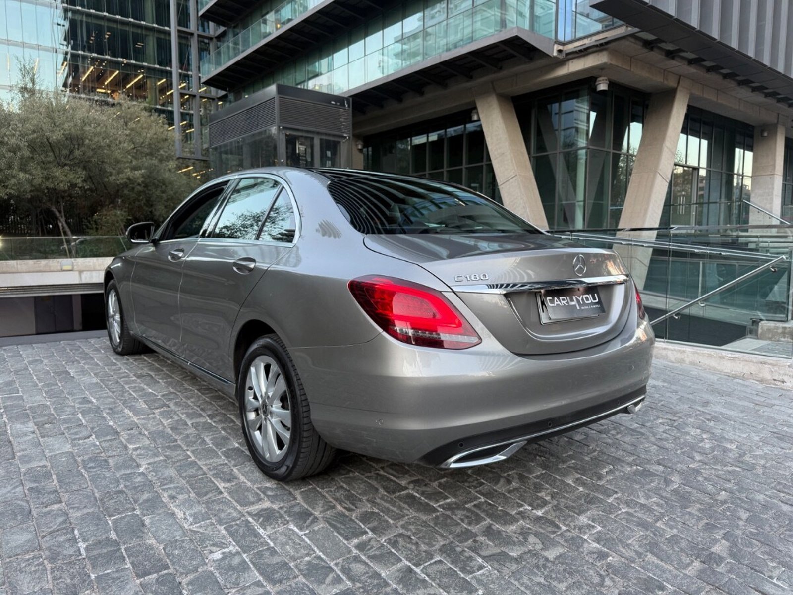 MERCEDES-BENZ C180 unico dueño 2019 - Imagen 4 de 10