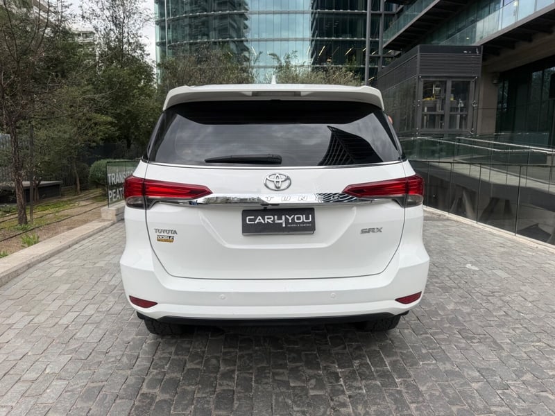 Toyota FORTUNER SRX 4X4 2019 - Imagen 5 de 10