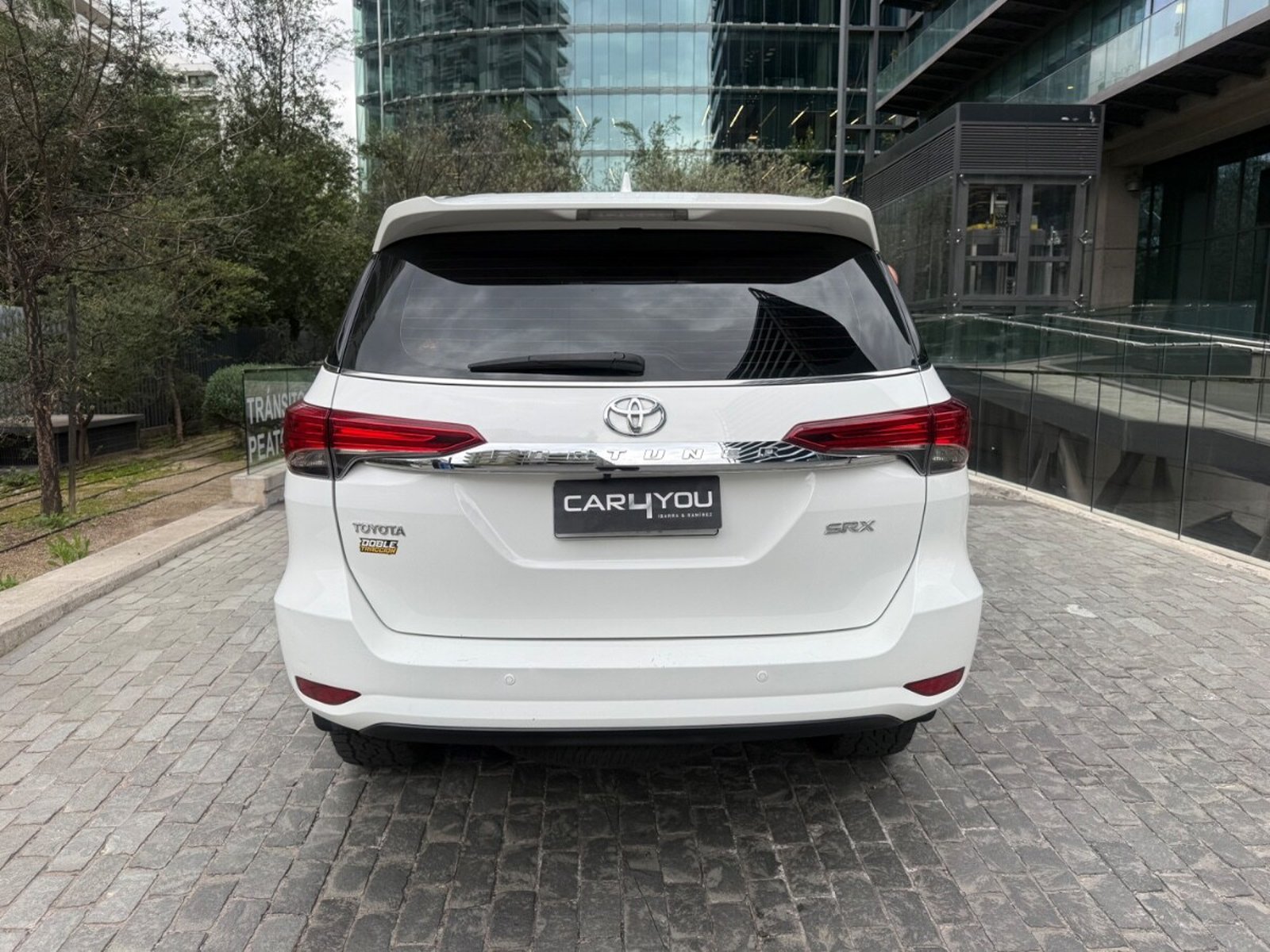 Toyota FORTUNER SRX 4X4 2019 - Foto 5 de 10