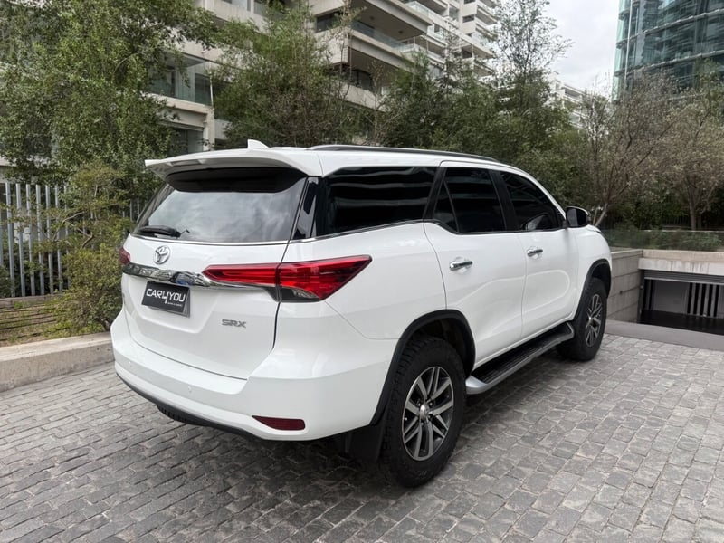 Toyota FORTUNER SRX 4X4 2019 - Imagen 6 de 10