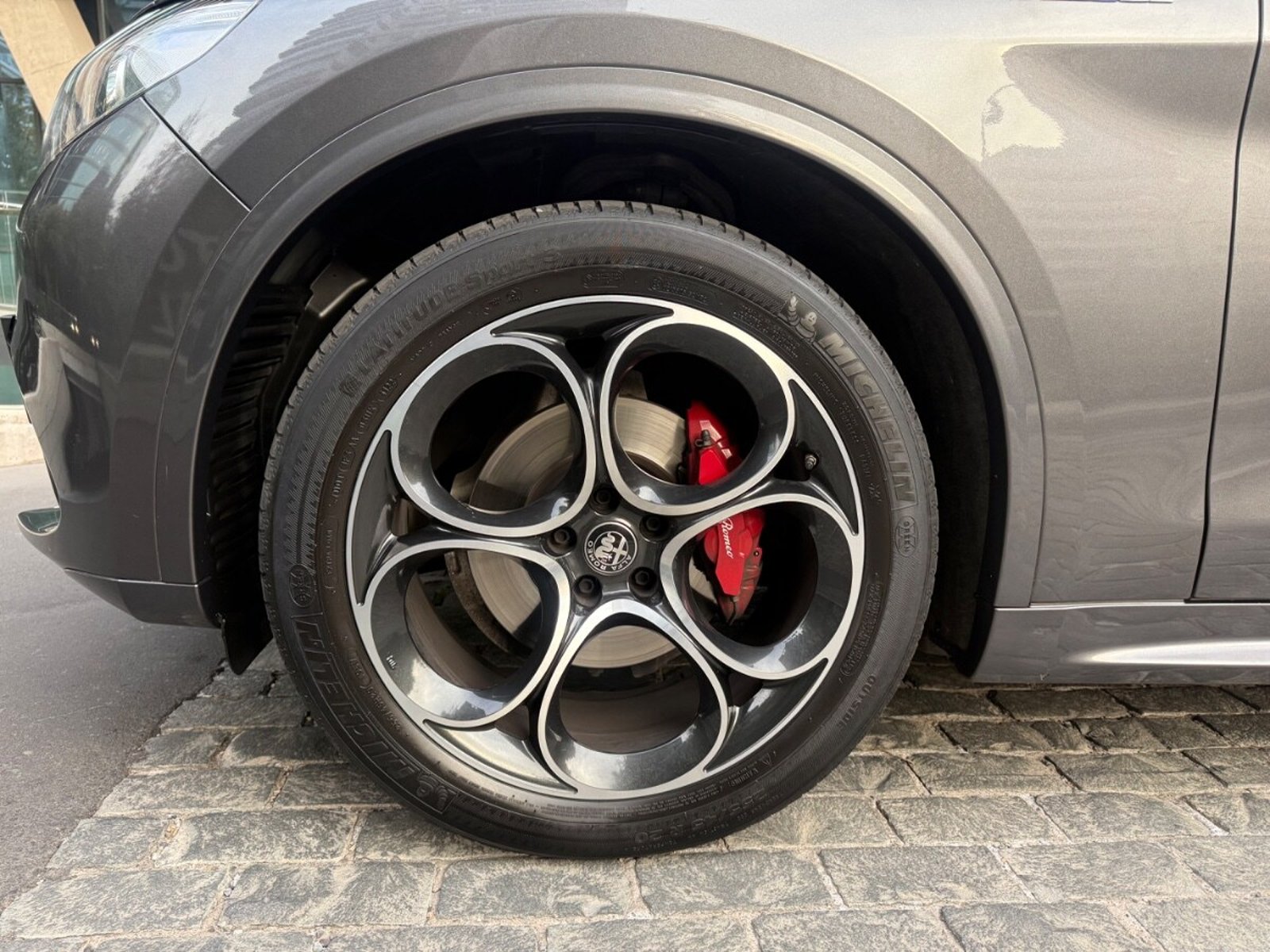 ALFA ROMEO STELVIO VELOCE 2023 - Imagen 4 de 10