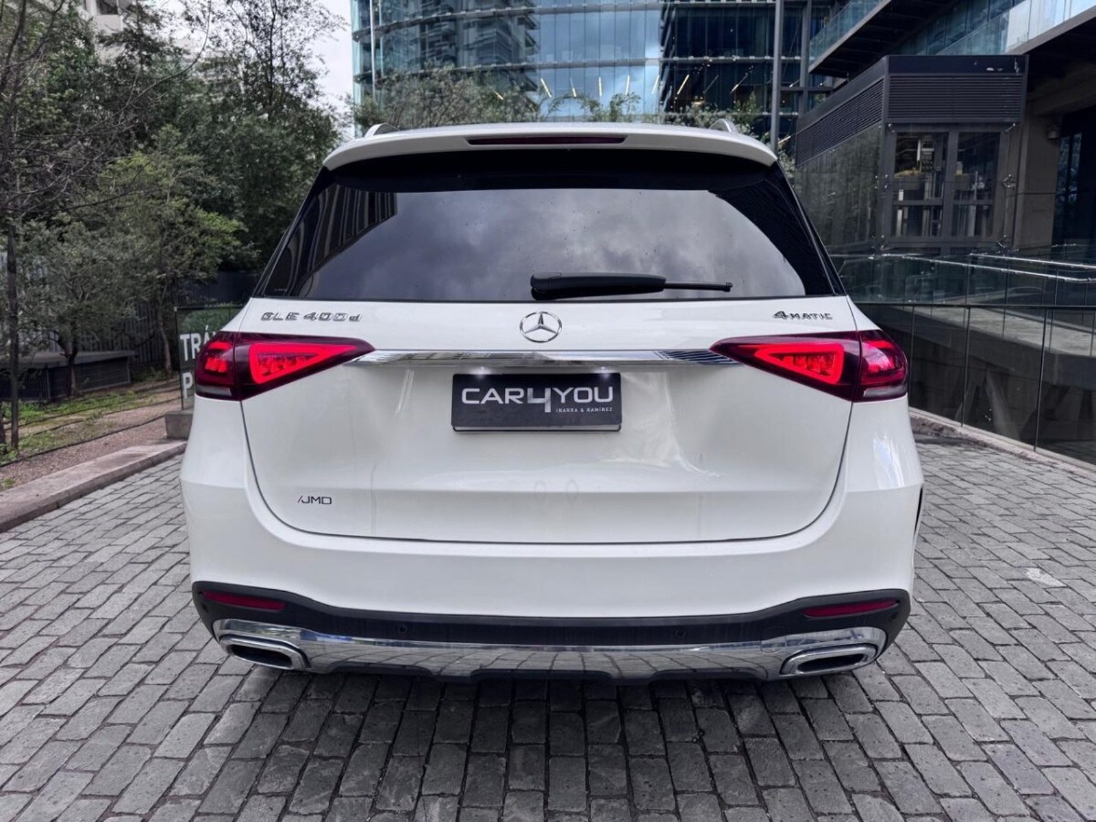 Mercedes-Benz GLE 400 LOOK AMG - DIESEL 2023 - Foto 5 de 7