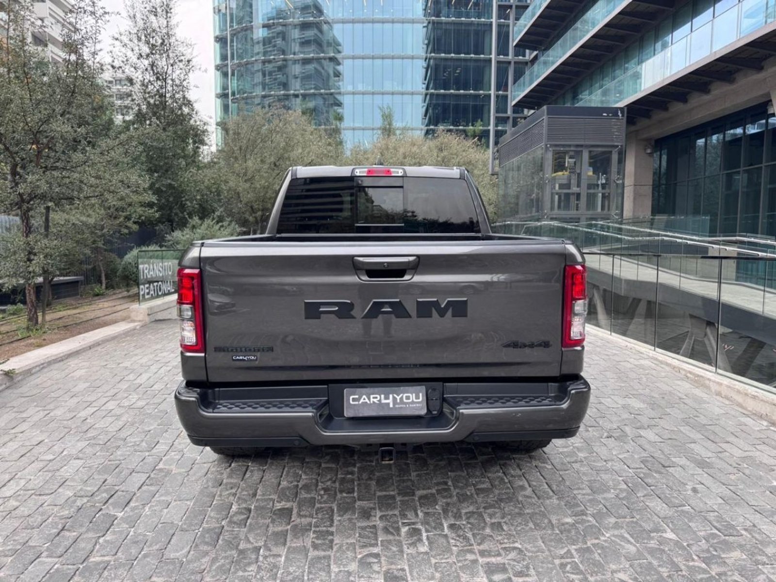 RAM 1500 BIG HORN CREW CAB 4X4 3.6 AUT 2021 - Imagen 6 de 10