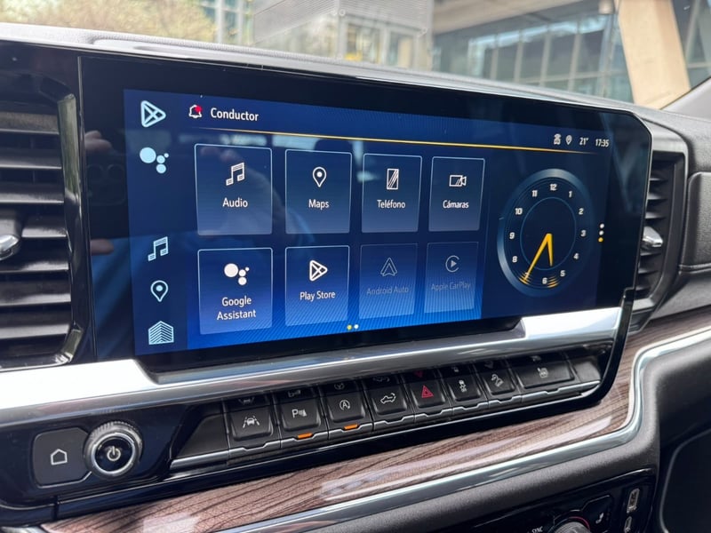 Chevrolet SILVERADO 5.3 LT TRAIL BOSS Z71 4X4 AT 4P. 2023 - Imagen 8 de 10