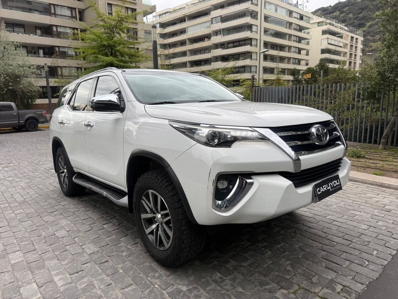 Toyota FORTUNER SRX 4X4 2019 - Imagen 3 de 10