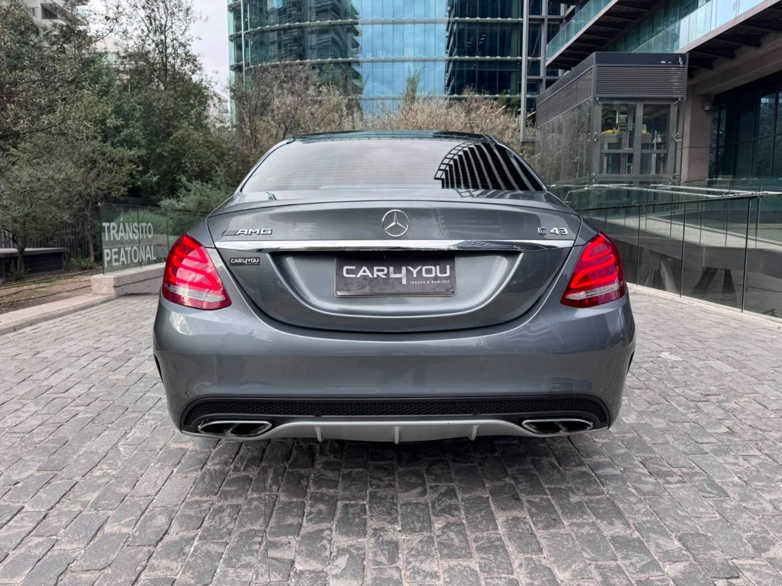 Mercedes-Benz C43 AMG 2019 - Foto 4 de 10