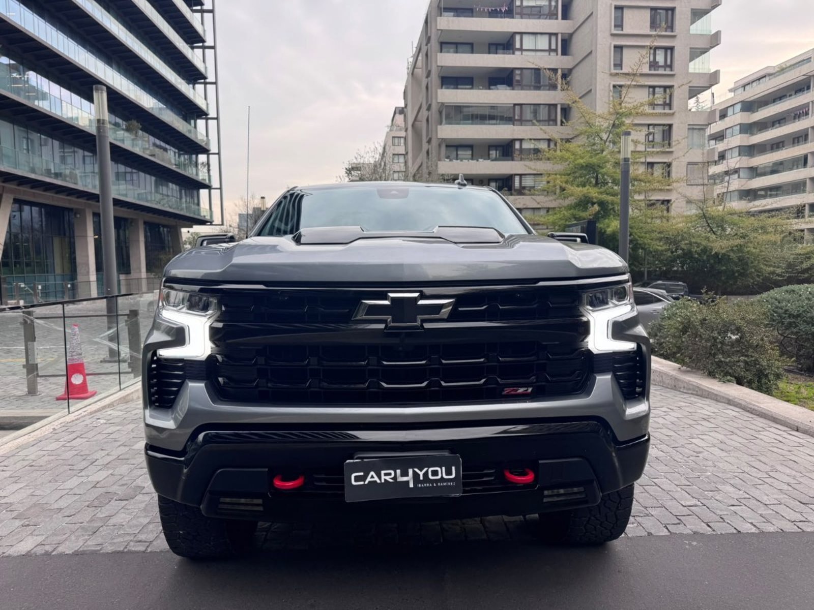 Chevrolet SILVERADO 5.3 LT TRAIL BOSS Z71 4X4 AT 4P. 2023 - Foto 3 de 10