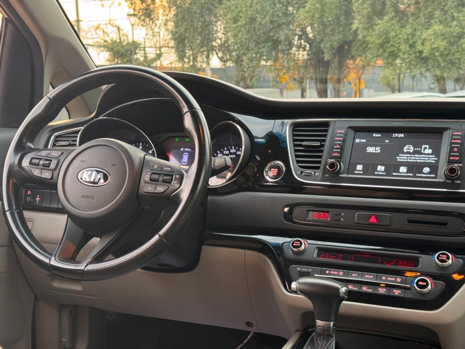 KIA GRAND CARNIVAL EX 2.2 AUT 2020 - Imagen 9 de 10