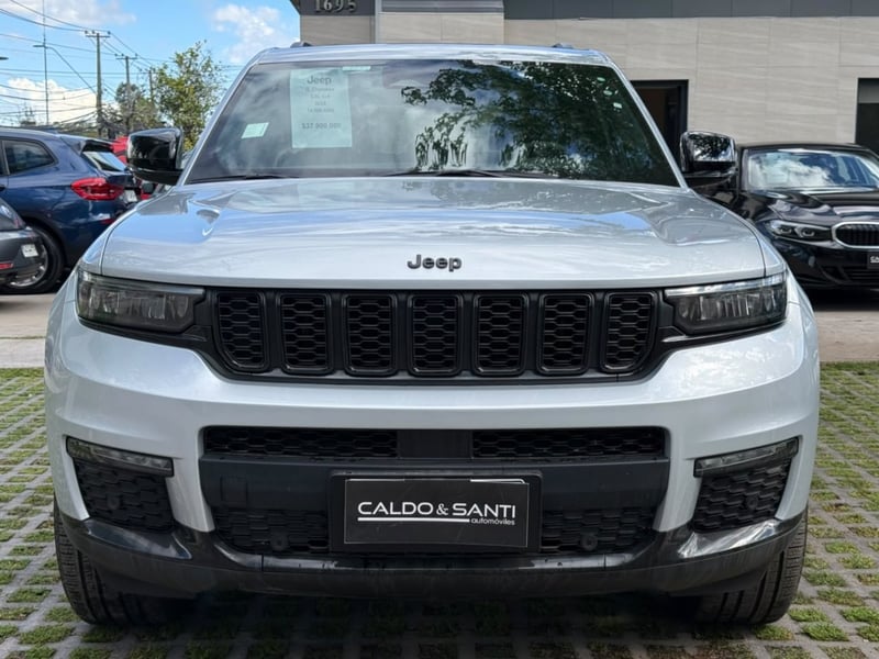 Jeep GRAND CHEROKEE LAREDO 4X4 3.6 AUT 2024 - Imagen 8 de 10