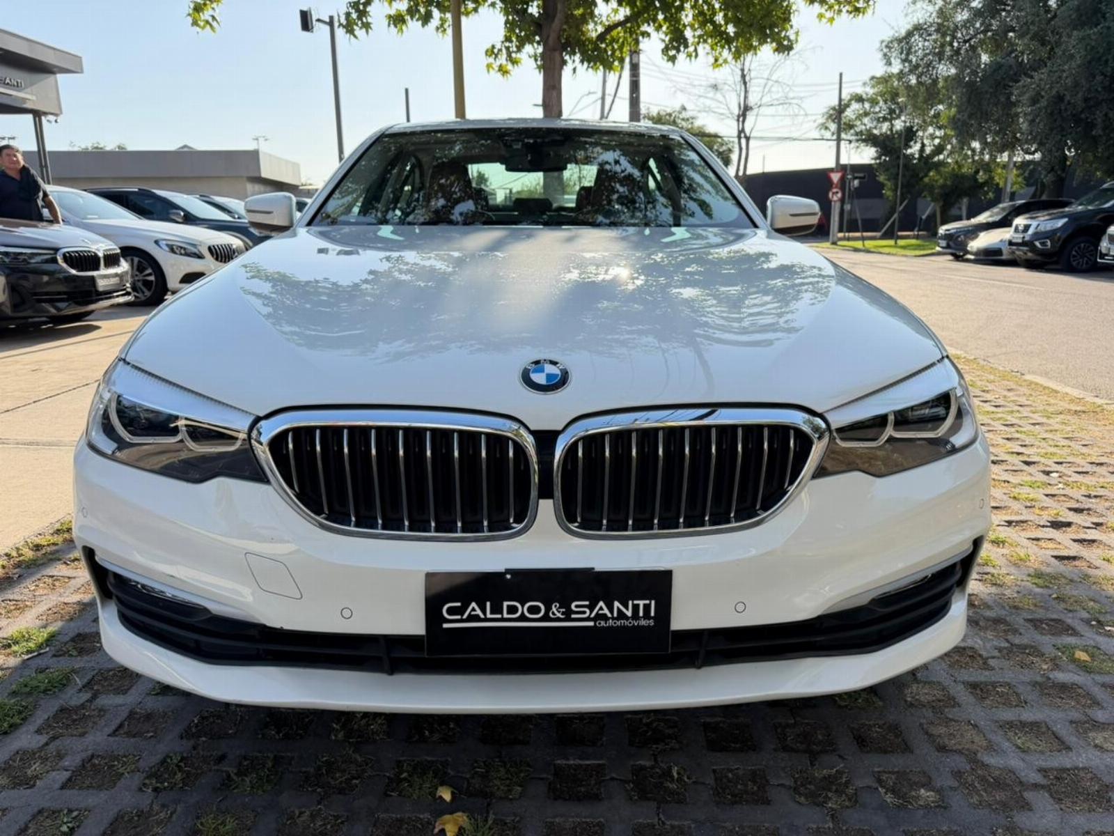 BMW 530I 2.0 AT 2018 - Foto 3 de 9