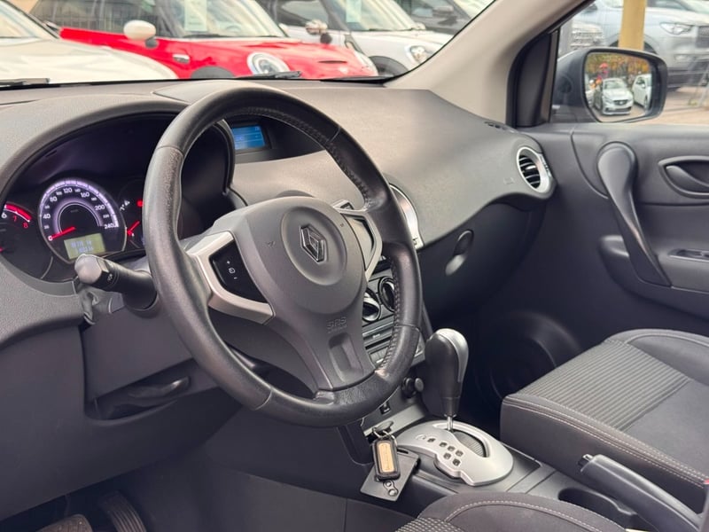 Renault KOLEOS EXPRESSION 2.0 AUT 2016 - Imagen 9 de 10