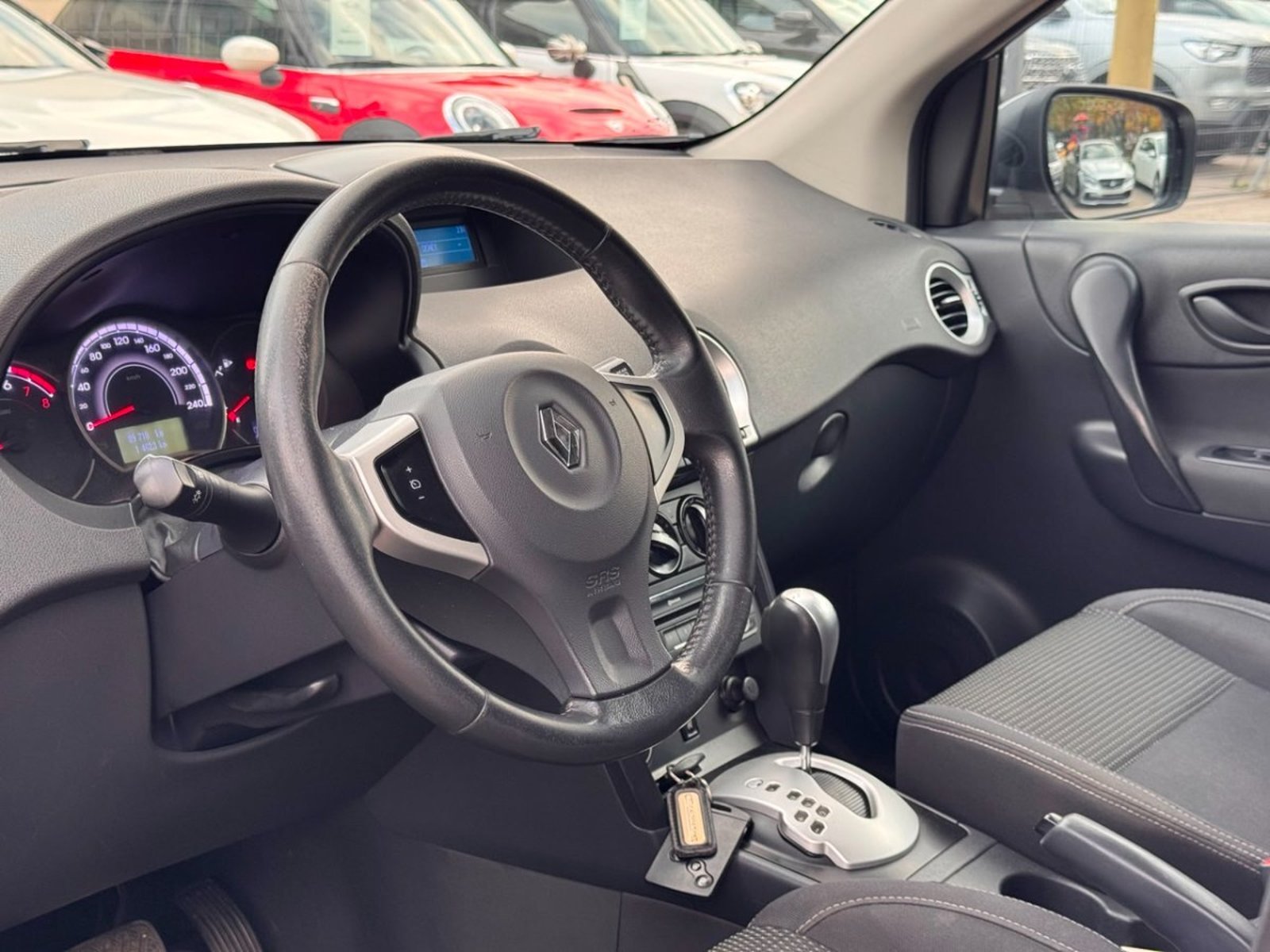 Renault KOLEOS EXPRESSION 2.0 AUT 2016 - Imagen 9 de 10