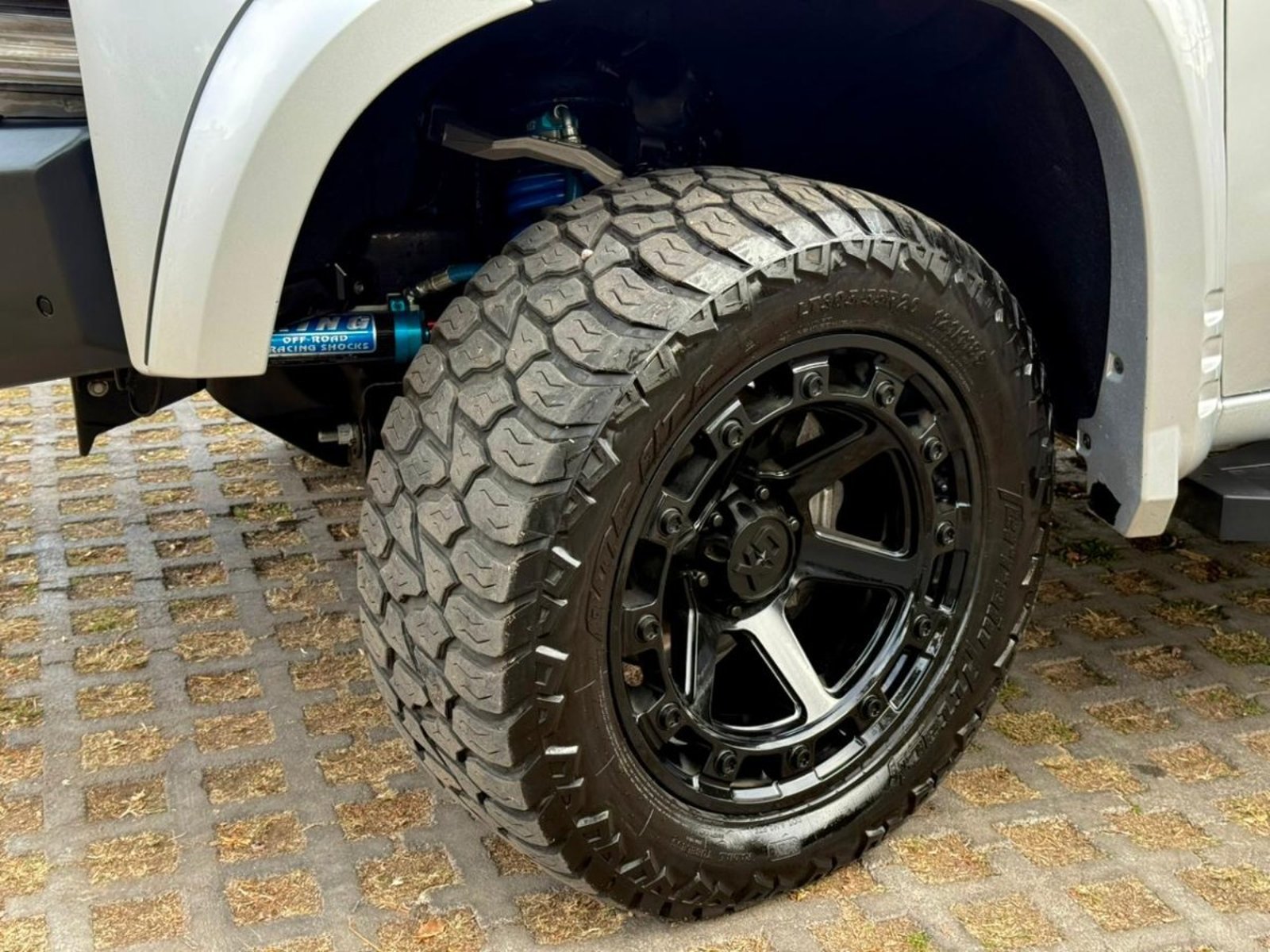 CHEVROLET SILVERADO LT TRAIL BOSS Z71 5.3L 4x4 FULL EQUIPADA 2022 - Imagen 9 de 10