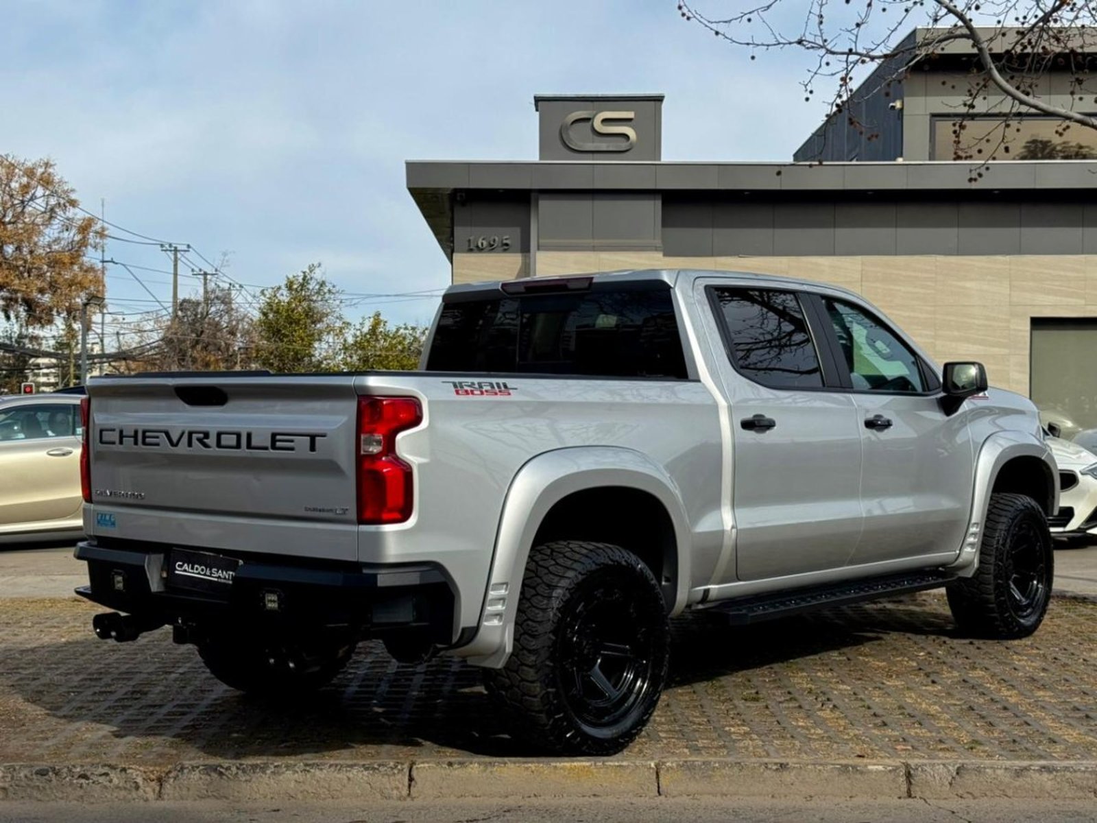 CHEVROLET SILVERADO LT TRAIL BOSS Z71 5.3L 4x4 FULL EQUIPADA 2022 - Foto 5 de 10