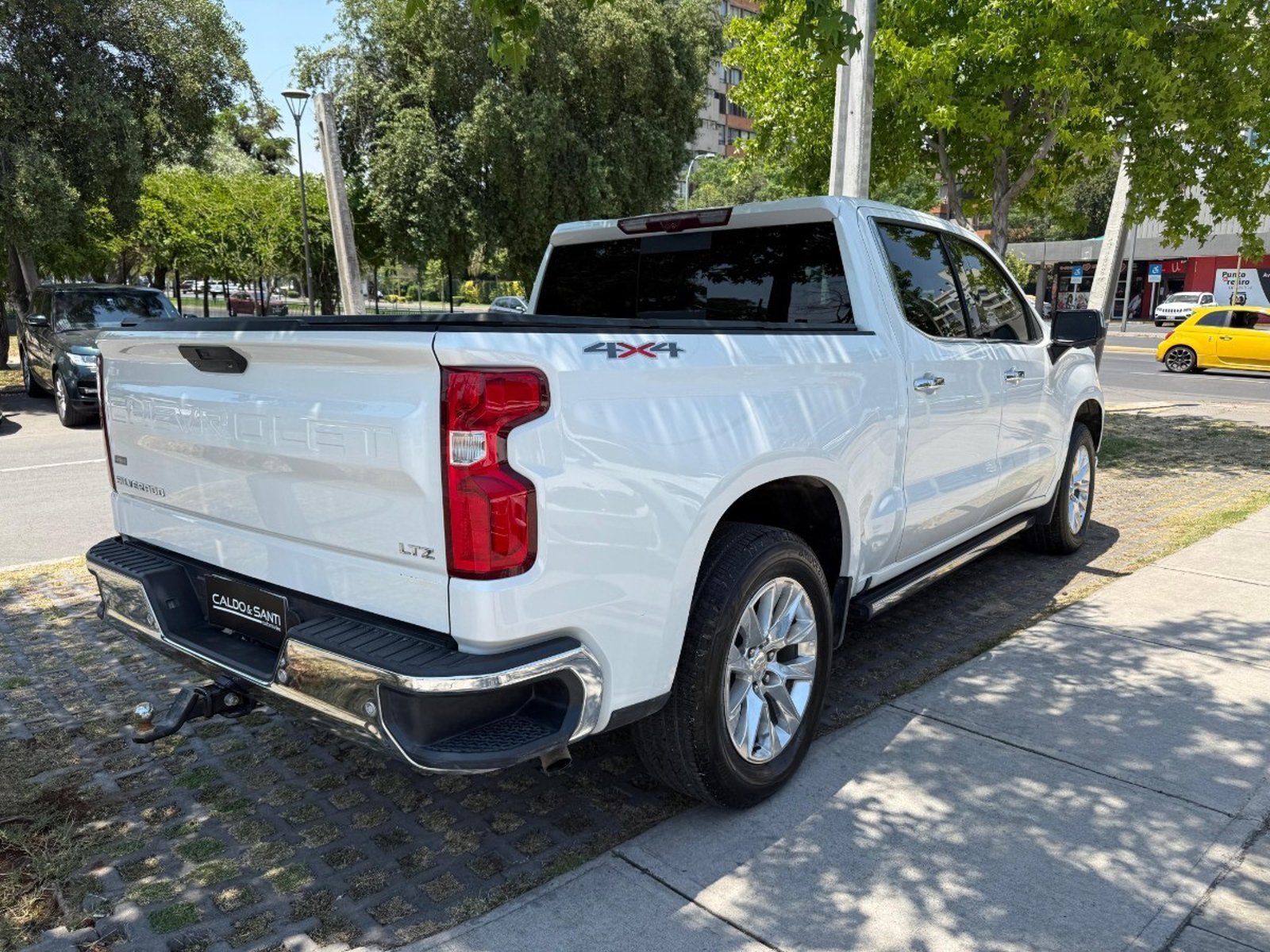 CHEVROLET SILVERADO LTZ 4WD 5.3 AT 2022 - Imagen 5 de 9