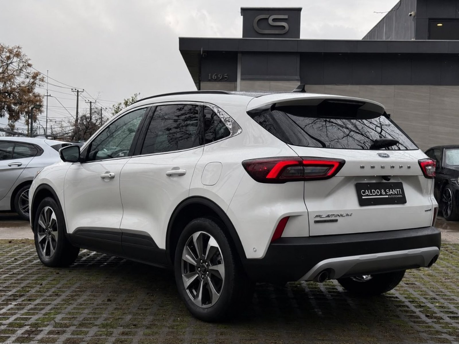 Ford ESCAPE PLATINUM AWD 2.0 AT 2024 - Foto 3 de 10