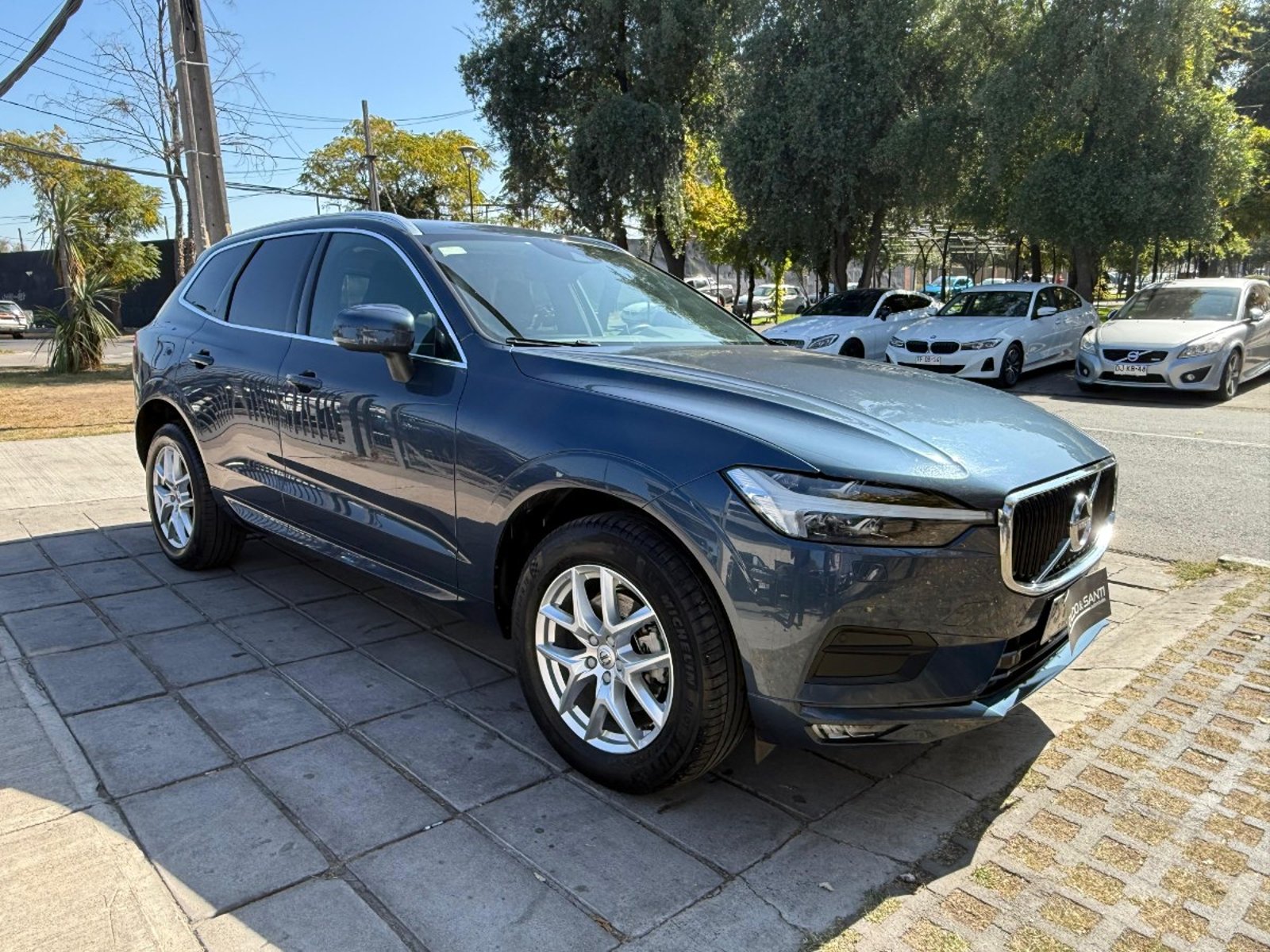 Volvo XC60 MOMENTUM II T5 2.0 AT AWD 2021 - Foto 3 de 10