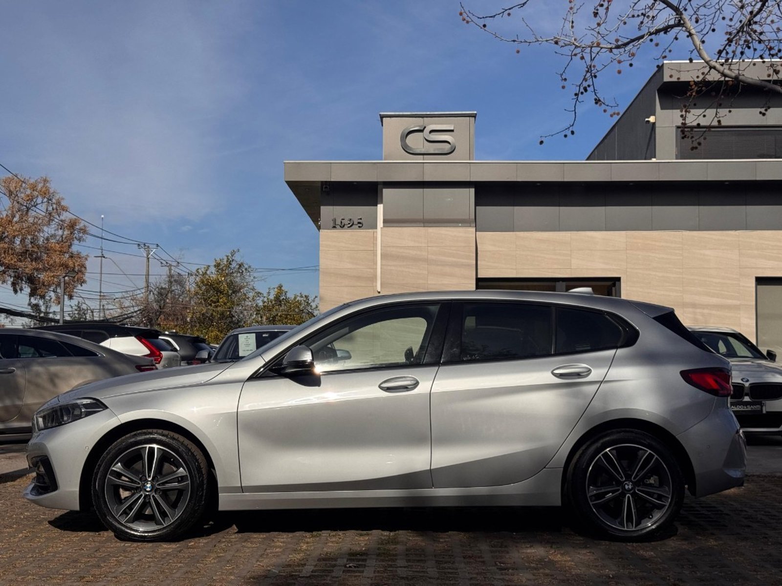 BMW 118I 1.5 AT 2021 - Foto 2 de 10