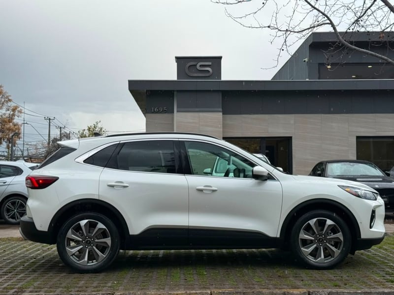 Ford ESCAPE PLATINUM AWD 2.0 AT 2024 - Imagen 6 de 10