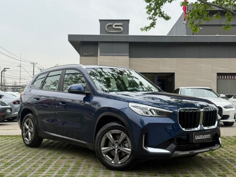 BMW X1 SDRIVE18I 1.5 AT 2023 - Imagen 7 de 10