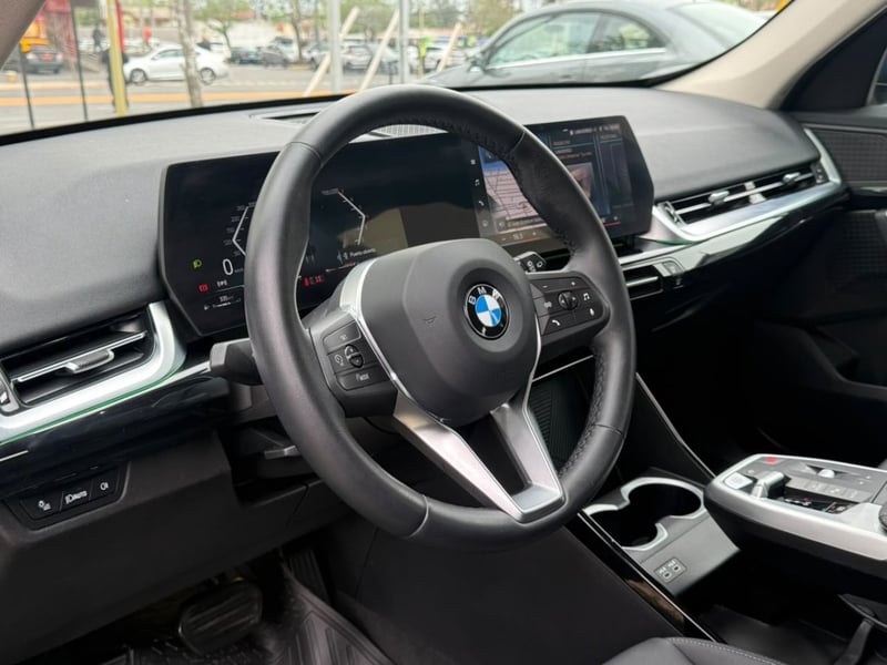 BMW X1 SDRIVE18I 1.5 AT 2023 - Imagen 9 de 10