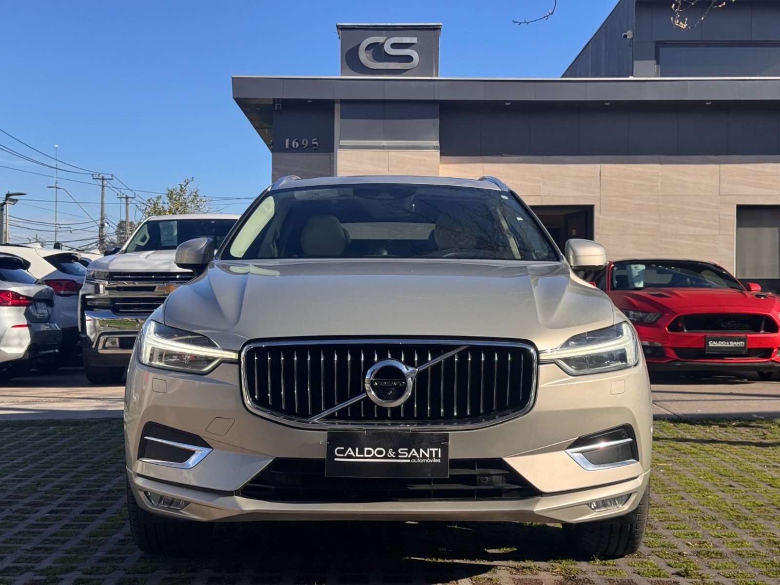 Volvo XC60 D5 INSCRIPTION 2.0 AT 2018 - Imagen 8 de 10
