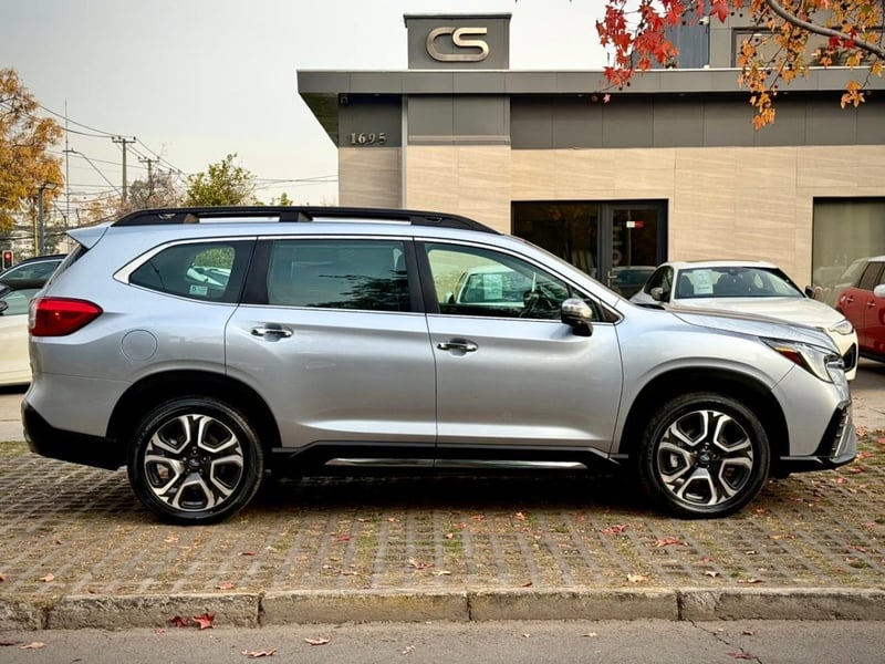 Subaru EVOLTIS TOURING EYESIGHT AWD 2.4 AT 2024 - Imagen 6 de 10