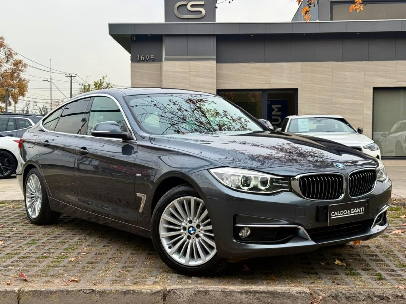 BMW 320I GT LUXURY 2.0 AT 2016 - Imagen 8 de 10