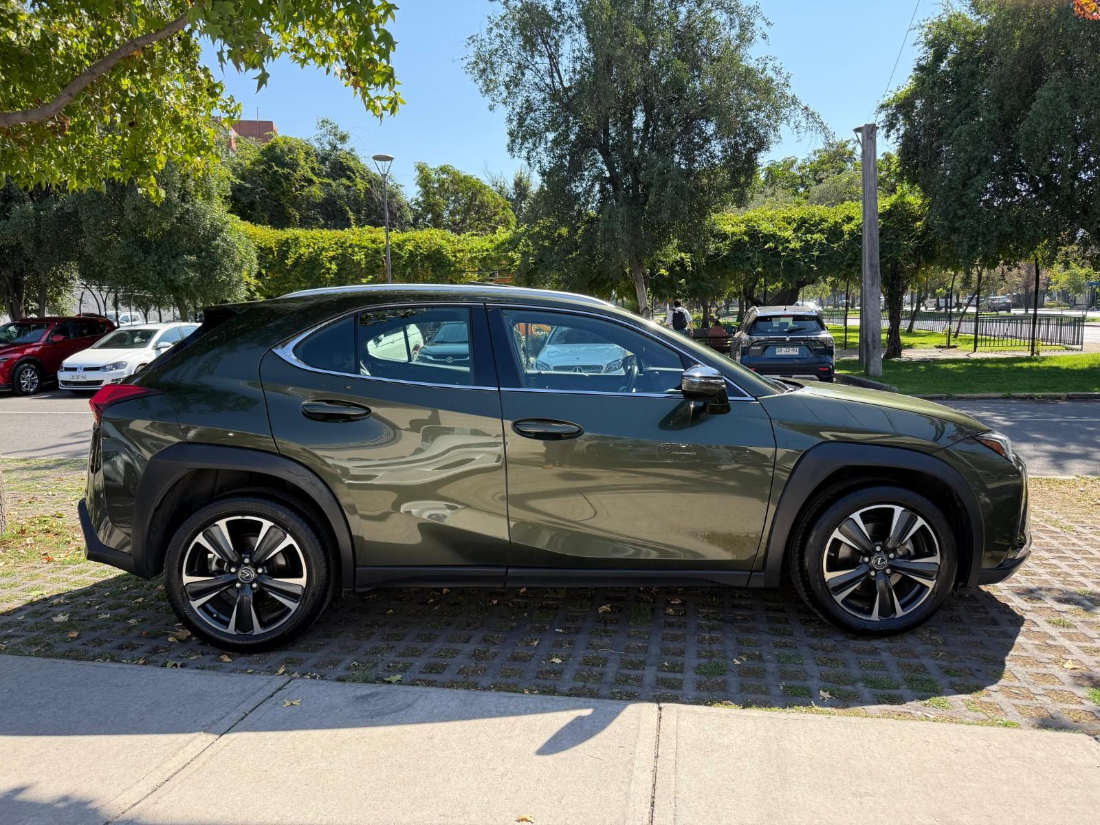 LEXUS UX 200 HATCH BACK CVT 2.0 AT 2021 - Imagen 3 de 8