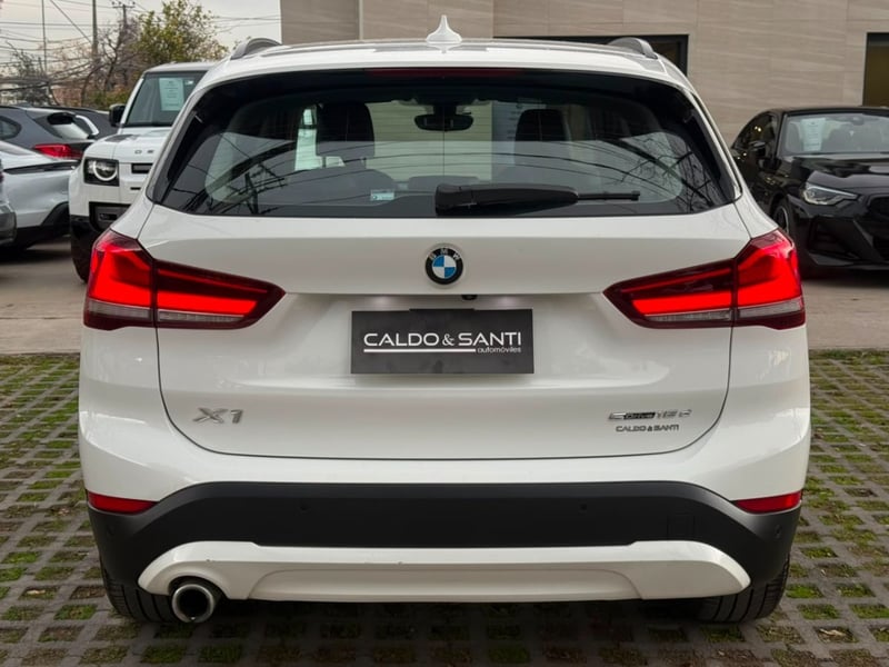 BMW X1 SDRIVE 18D 2.0 AT 4x2 2022 - Imagen 4 de 10