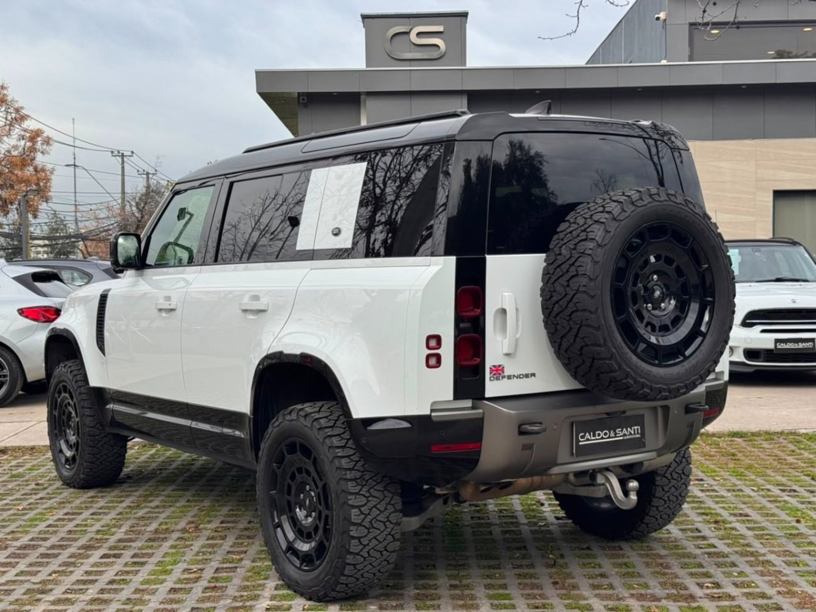 Land Rover DEFENDER X-DYNAMIC 110 3.0 AT DIESEL 4X4 2023 - Imagen 4 de 9