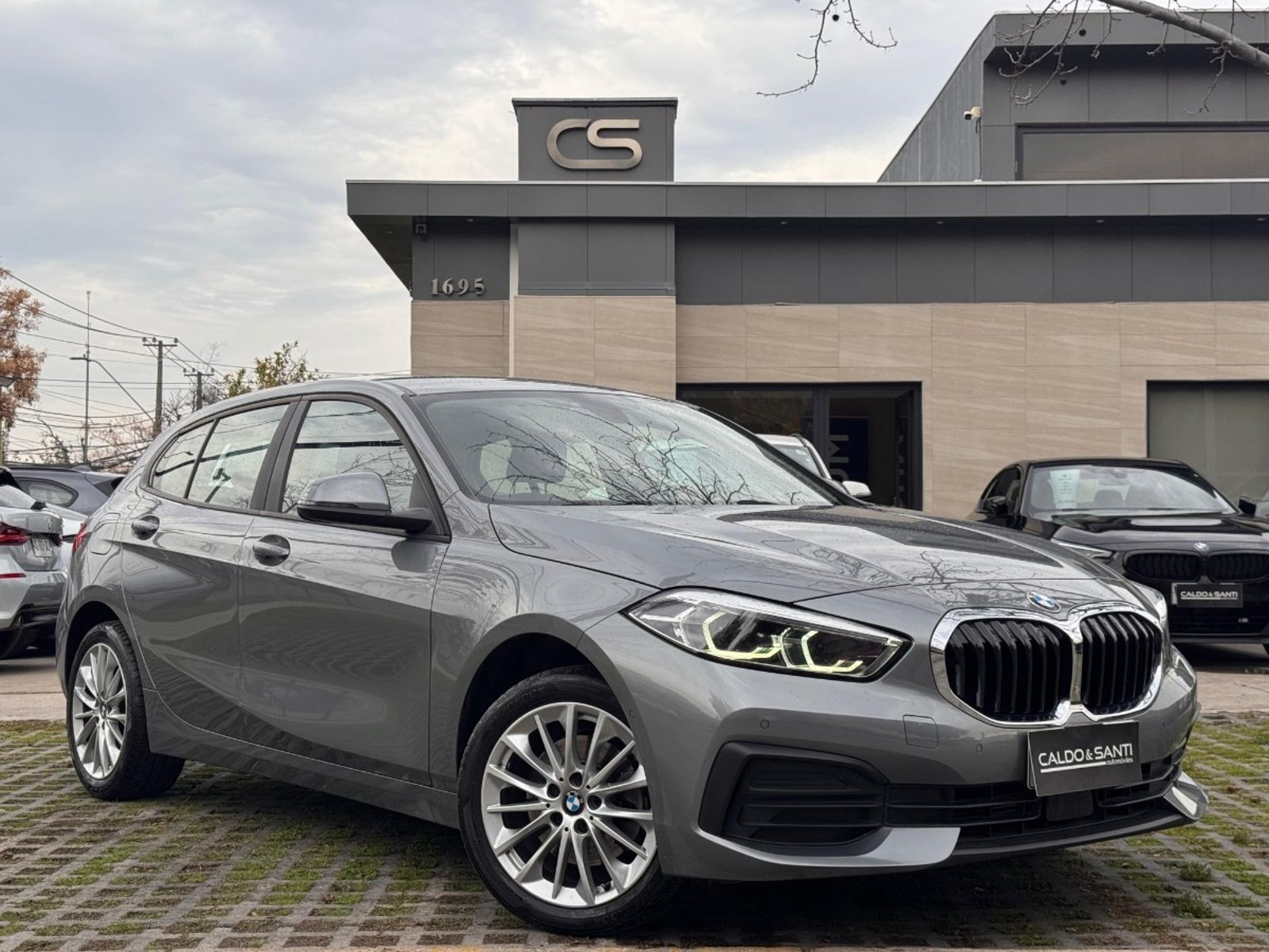 BMW 118 DYNAMIC 1.5 AT 5PTAS 2024 - Foto 3 de 10