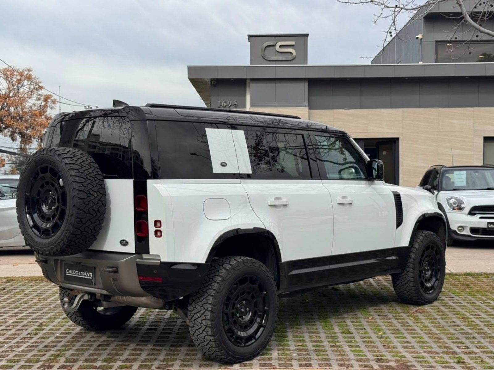 Land Rover DEFENDER X-DYNAMIC 110 3.0 AT DIESEL 4X4 2023 - Imagen 5 de 9