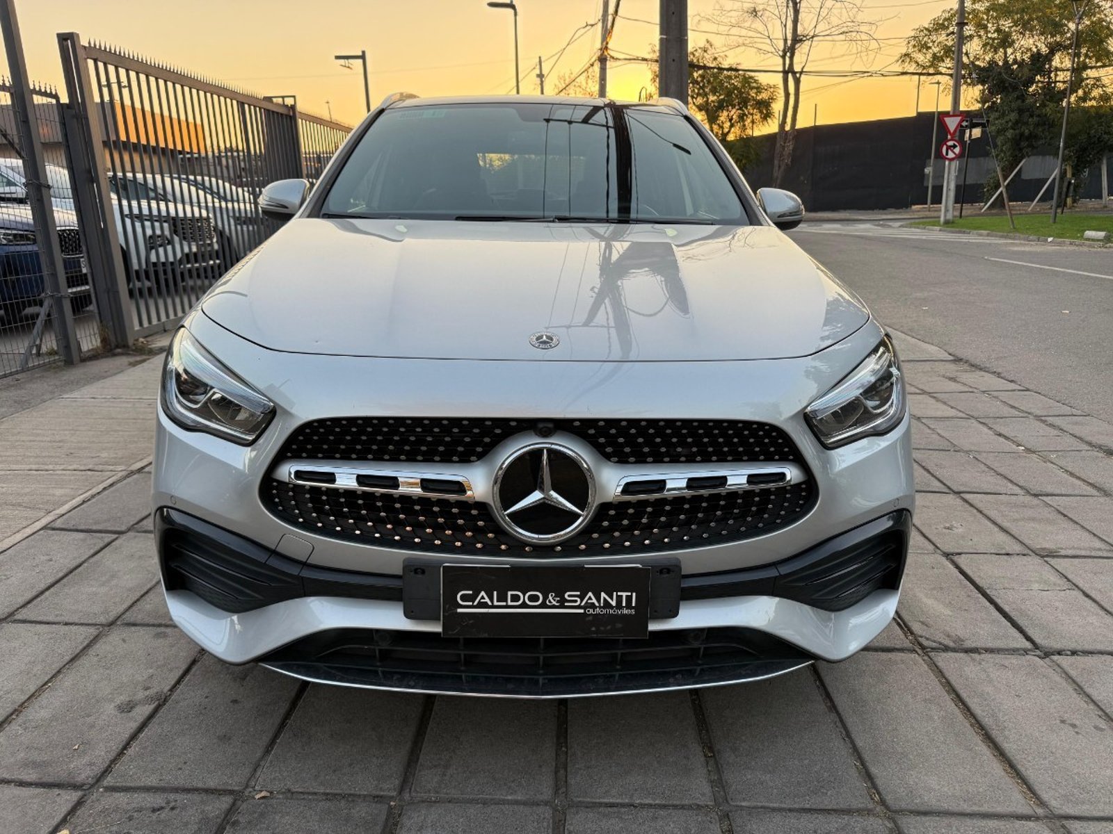 Mercedes-Benz GLA 220 1.9 AT DIESEL 4MATIC 2023 - Foto 2 de 10