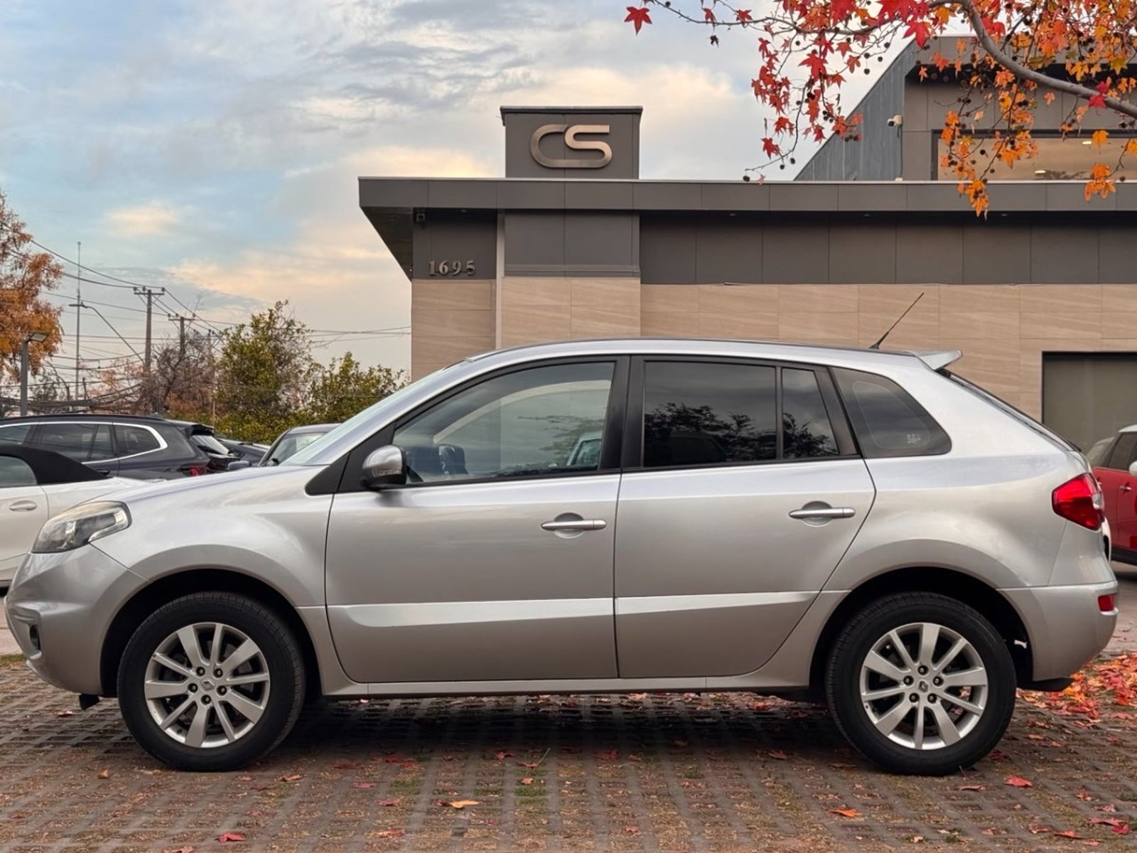 Renault KOLEOS EXPRESSION 2.0 AUT 2016 - Foto 4 de 10