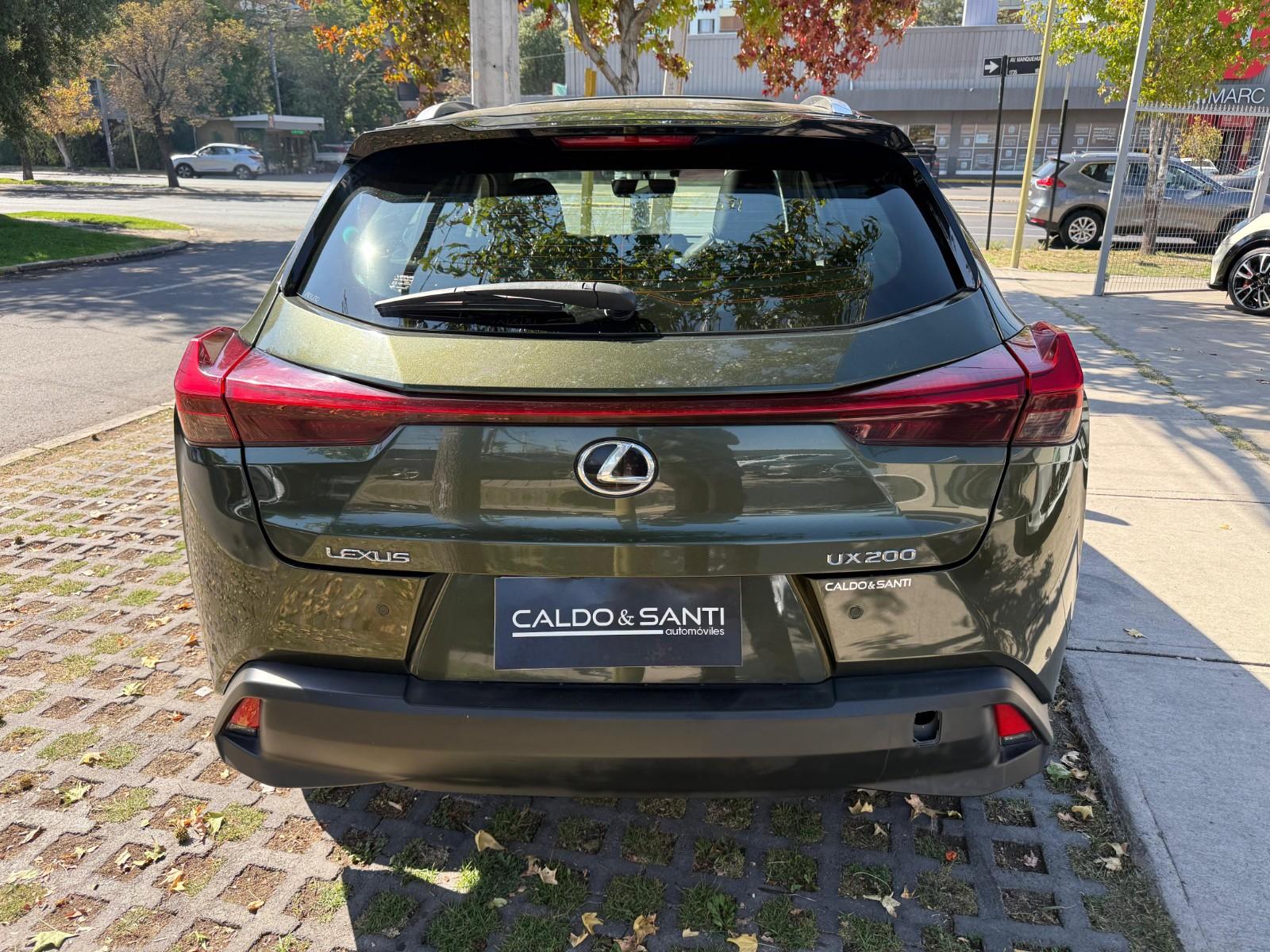 LEXUS UX 200 HATCH BACK CVT 2.0 AT 2021 - Imagen 5 de 8