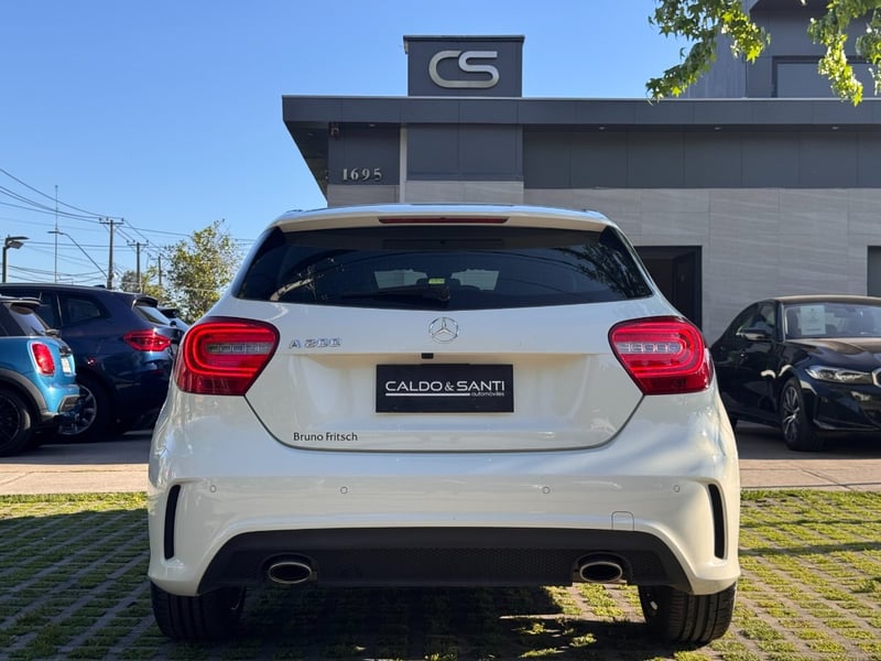 Mercedes-Benz A200 1.6 AT 2014 - Imagen 4 de 10