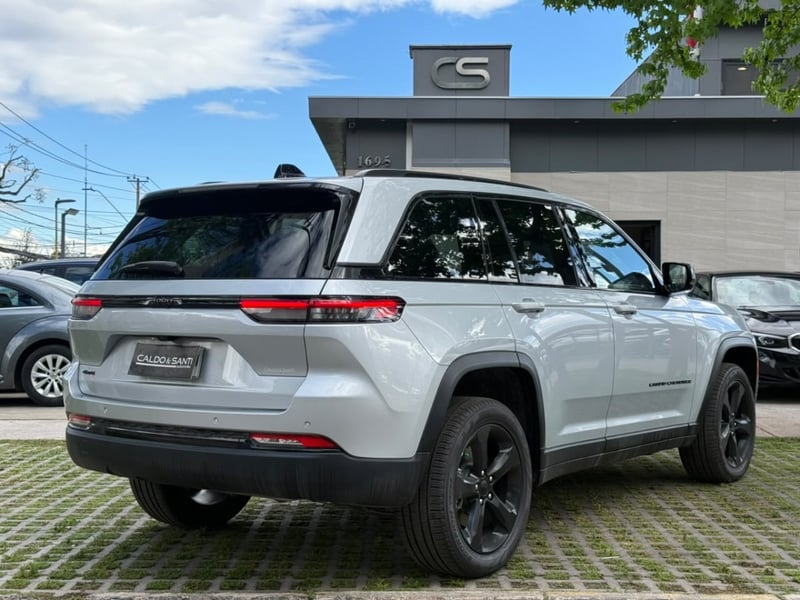 Jeep GRAND CHEROKEE LAREDO 4X4 3.6 AUT 2024 - Imagen 5 de 10