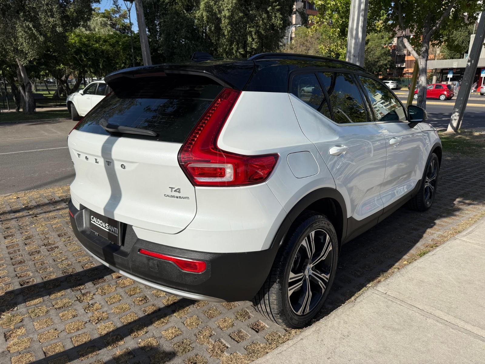 VOLVO XC40 INSCRIPTION T4 2.0 AT 2022 - Imagen 4 de 8