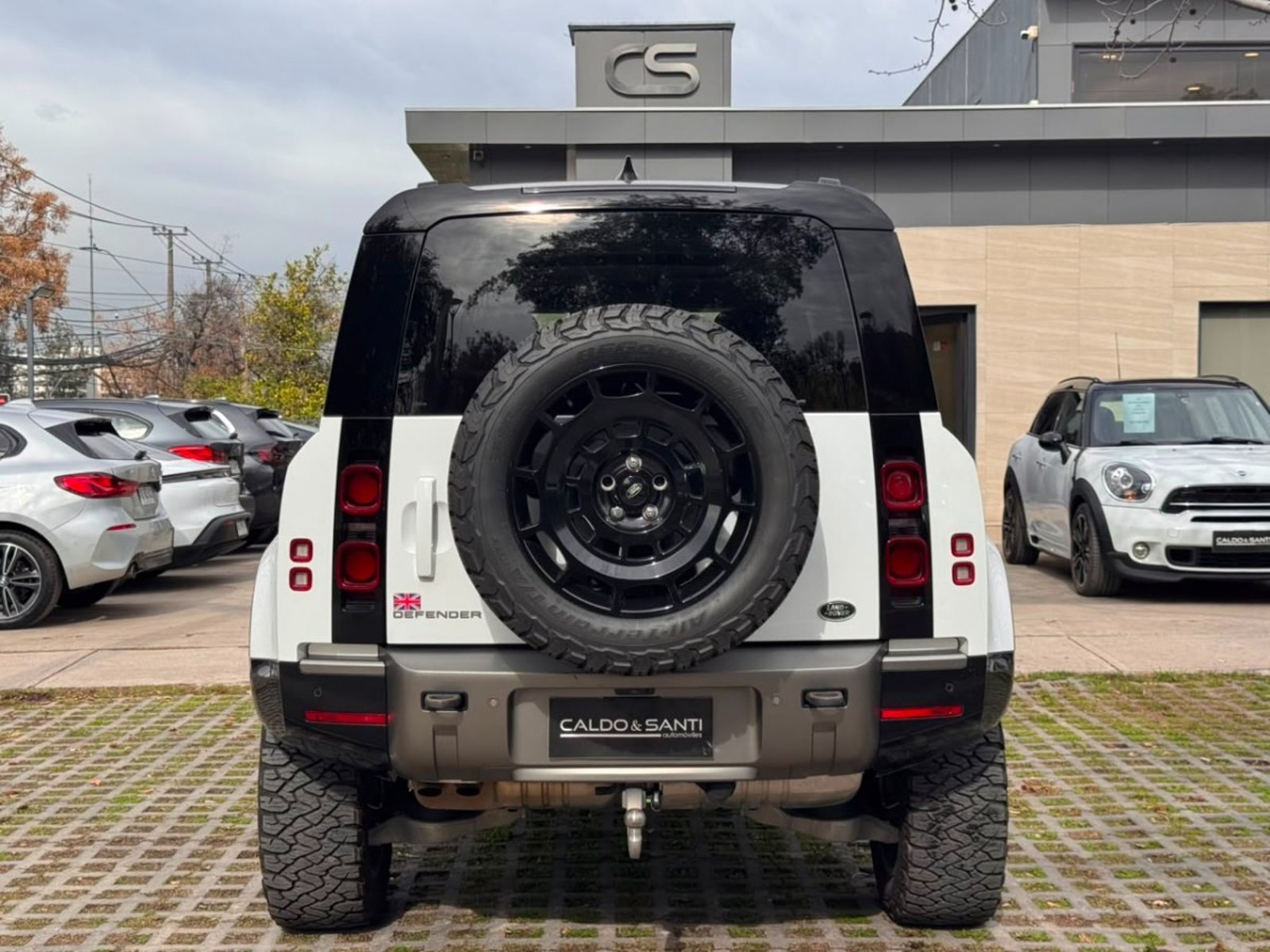 Land Rover DEFENDER X-DYNAMIC 110 3.0 AT DIESEL 4X4 2023 - Imagen 6 de 9