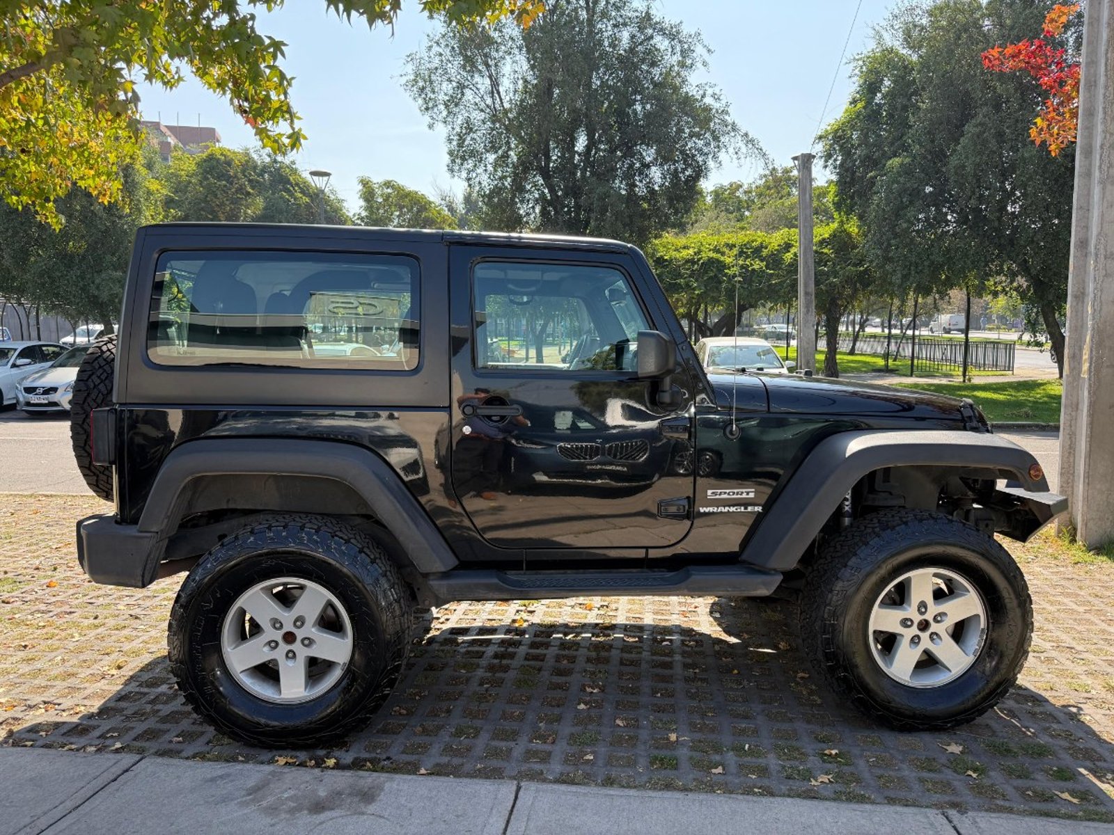 Jeep WRANGLER SPORT 3.6 AT 4X4 2PTAS 2017 - Foto 4 de 10