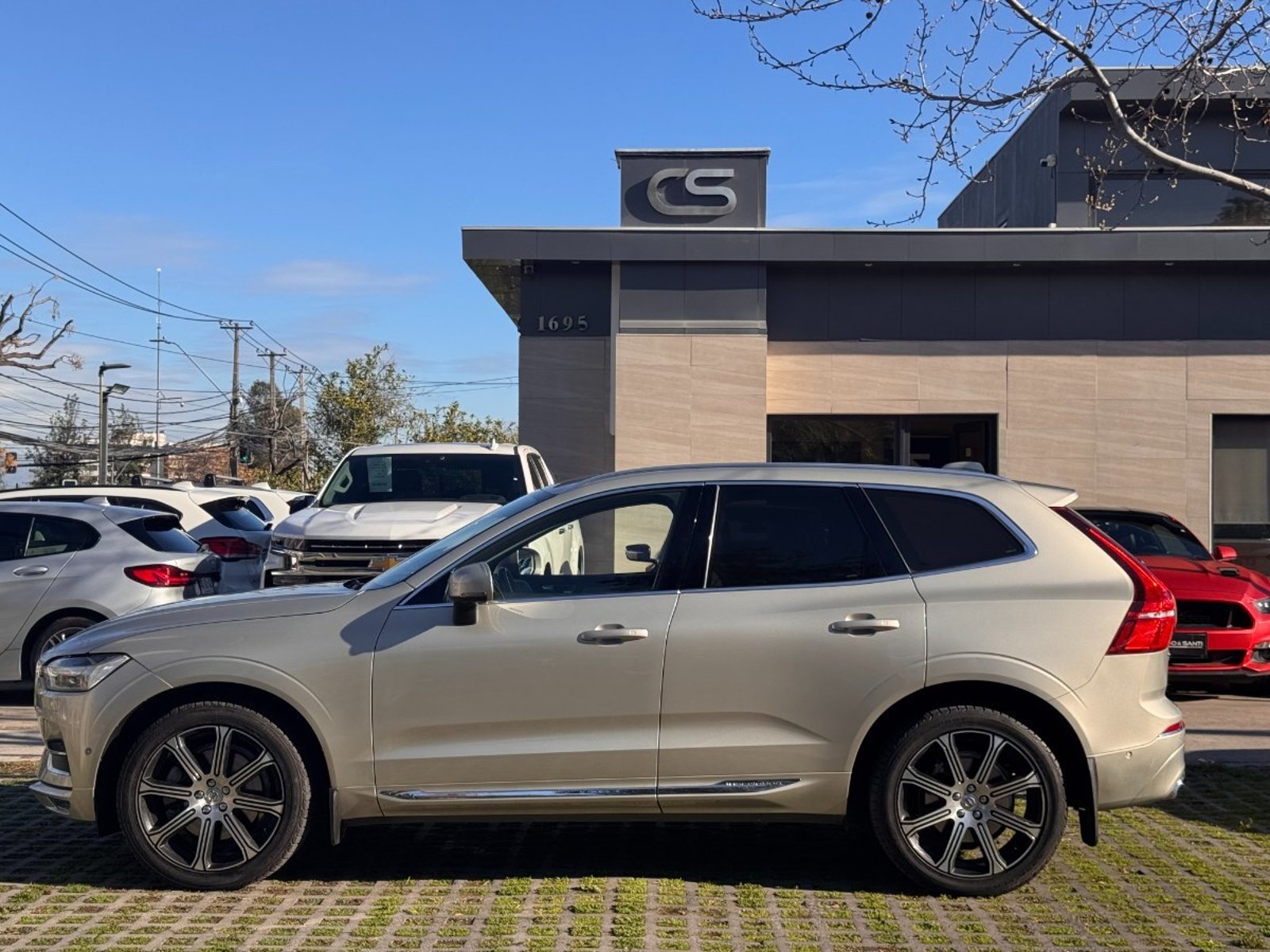 Volvo XC60 D5 INSCRIPTION 2.0 AT 2018 - Foto 2 de 10