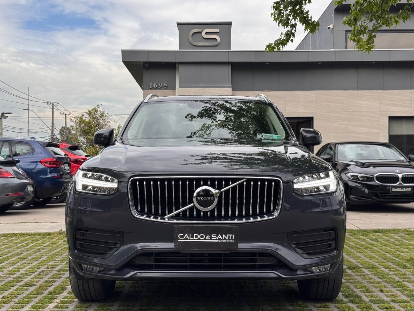 Volvo XC90 D5 2.0 AT AWD 2020 - Foto 2 de 10