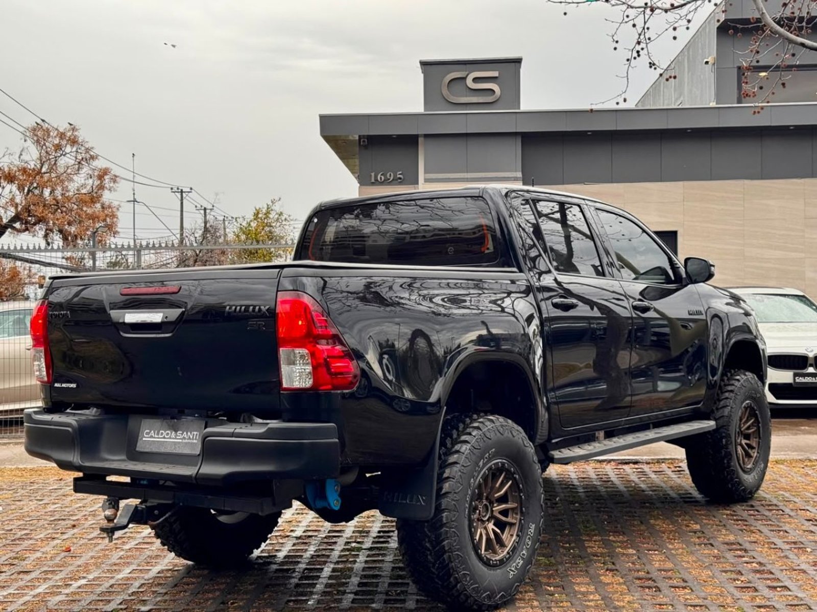 TOYOTA HILUX SR 4X2 2.7 MT 2023 - Foto 5 de 10