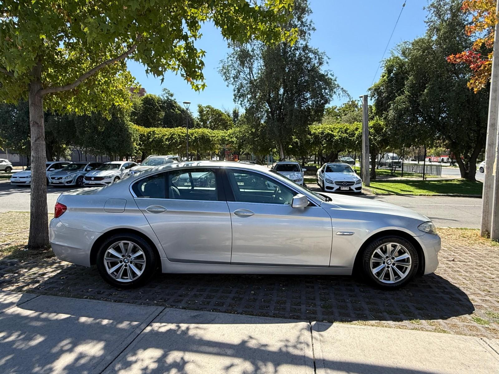 BMW 520D 2.0 AT DIESEL 2012 - Imagen 4 de 9